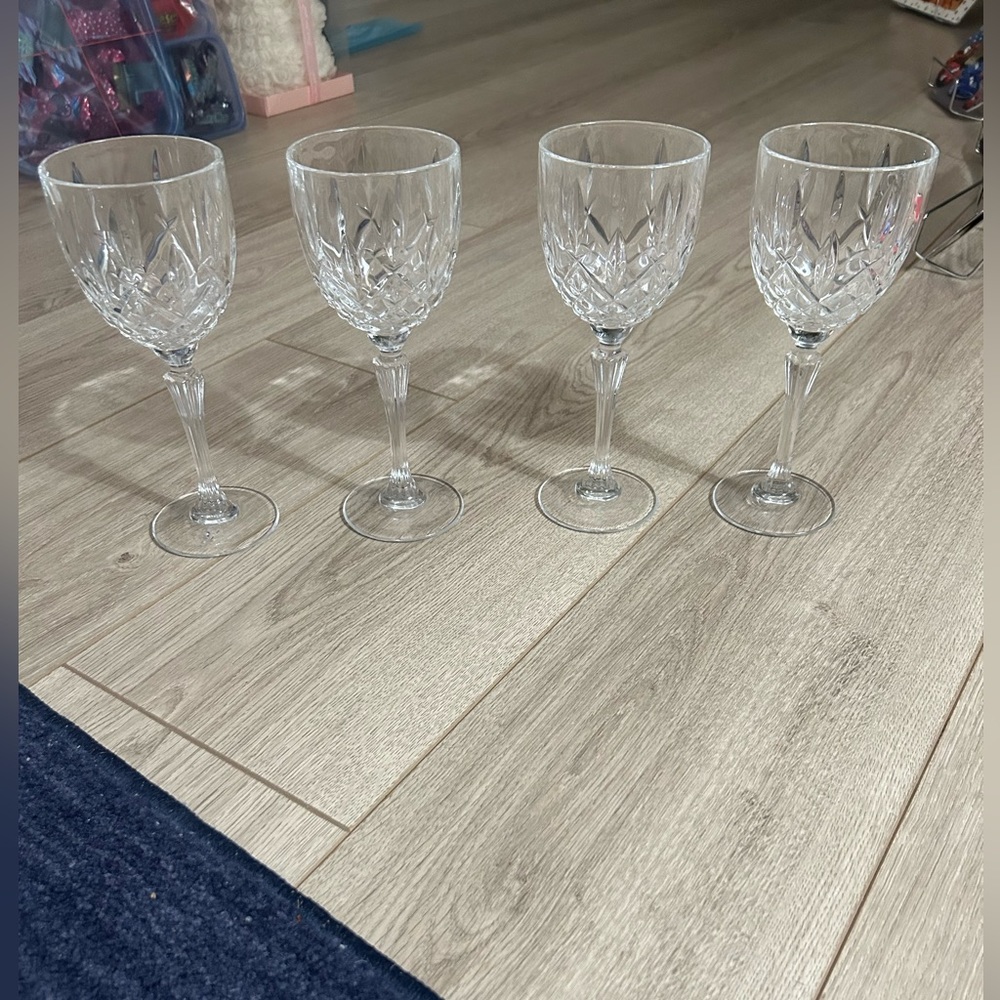 Set of 4 Marquis by Waterford Wine Goblets excellent Condition No Chips/Cracks